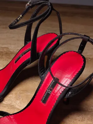 Tacones Carolina Herrera Negros con Brillantes