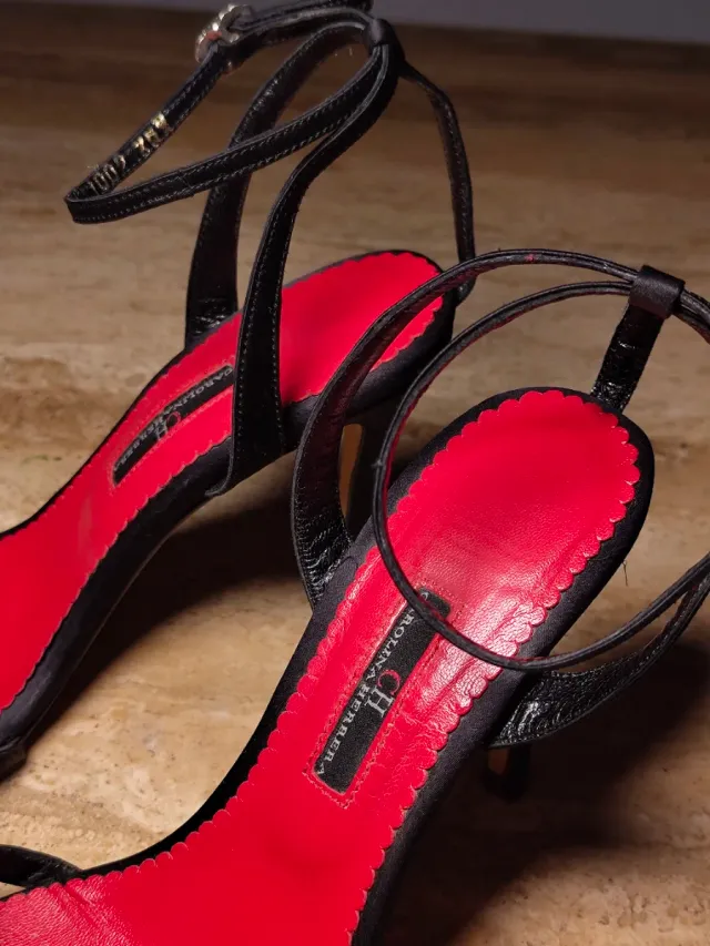 Tacones Carolina Herrera Negros con Brillantes