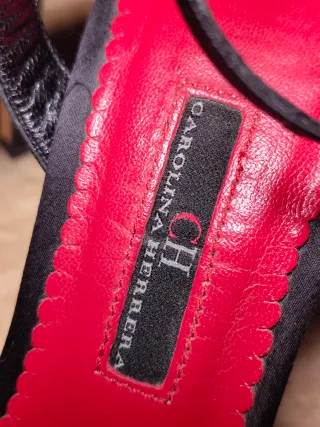 Tacones Carolina Herrera Negros con Brillantes