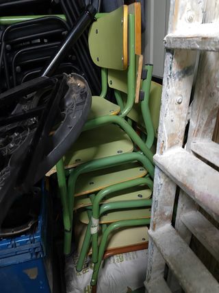 Sillas para niños de madera y metal