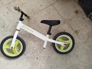 Bici de aprendizaje B'TWIN blanca