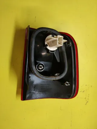 PILOTO TRASERO IZQUIERDO NISSAN TERRANO II