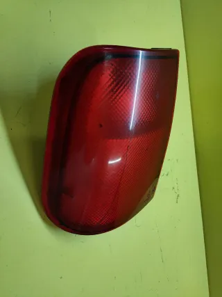 PILOTO TRASERO IZQUIERDO NISSAN TERRANO II