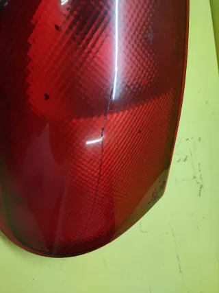 PILOTO TRASERO IZQUIERDO NISSAN TERRANO II