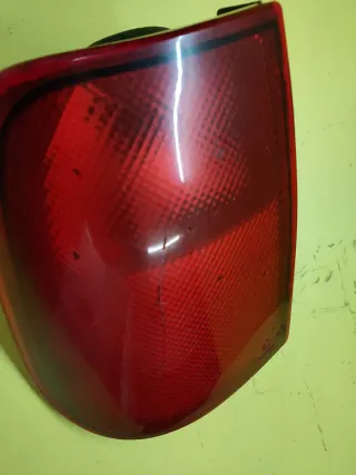 PILOTO TRASERO IZQUIERDO NISSAN TERRANO II