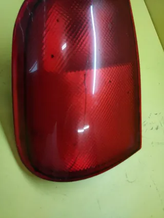 PILOTO TRASERO IZQUIERDO NISSAN TERRANO II