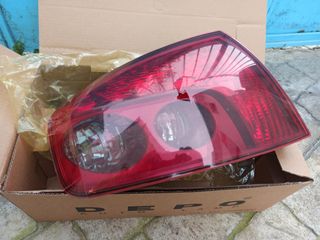 Piloto trasero izquierdo Peugeot 407