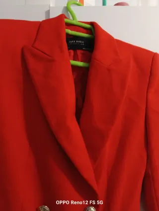 Blazer Rojo Elegante nuevo sin etiqueta