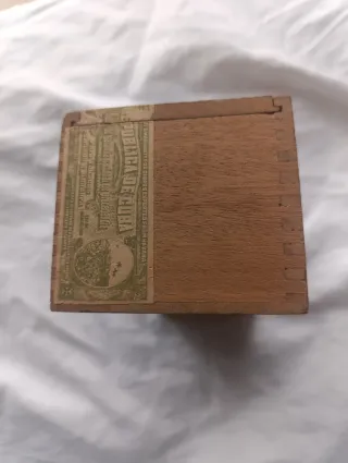 Scatola di sigari Hoyo de Monterrey, vuota