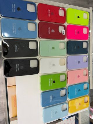 Cover in silicone per iPhone 13 Pro, vari colori