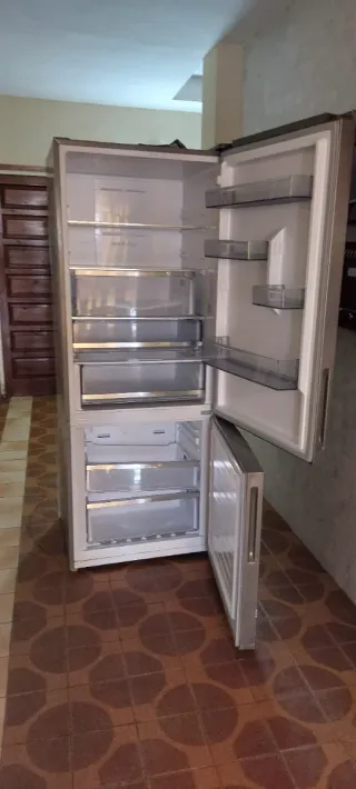 Nevera Saba fonciona correctamente