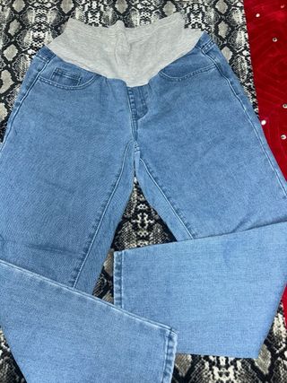 Lote 3 pantalones y 1 mono premamá