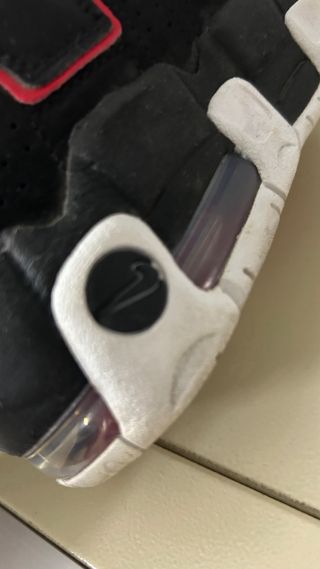 Zapatilla Nike Air More Uptempo Negra Roja