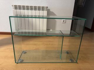Estantería baja de cristal