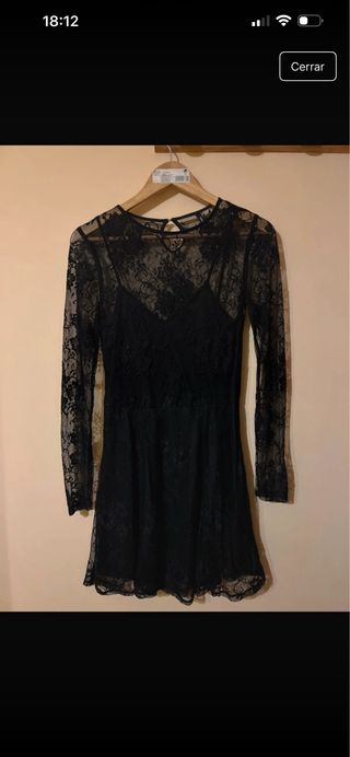 Vestido negro de encaje manga larga