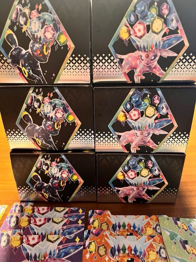 lote 6 Cajas Pokémon Prismatic Evolutions Vacías