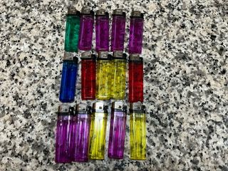 Set di accendini nuovi