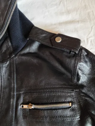 Chaqueta Negra de Cuero
