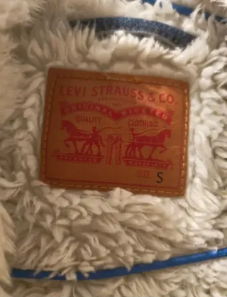 Cazadora Levi's borrego mujer