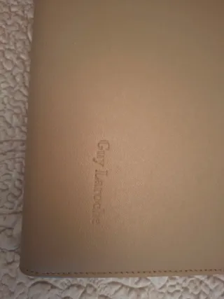 Funda ordenador y Portadocumentos Guy Laroche Beig