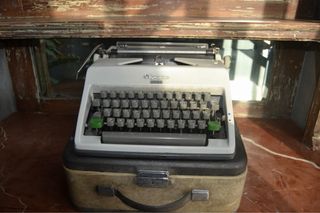 Máquina de escribir Olimpya Monica