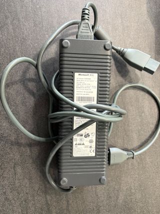 Xbox 360 Console Bianca con 2 Controller