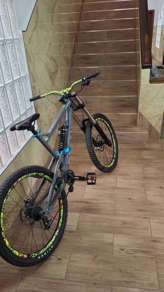 Bici de Descenso Canyon