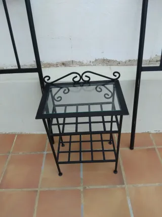 2 cabeceros 90cm y mesita auxiliar hierro