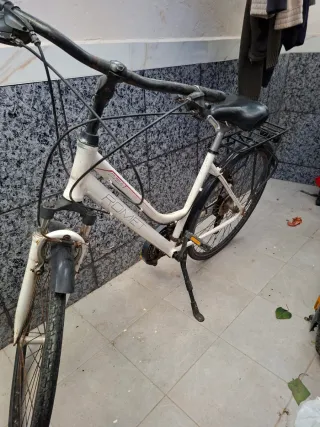 Bicicleta muy buena en roquetas del mar Almería