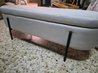 Baúl pie de cama beige y negro