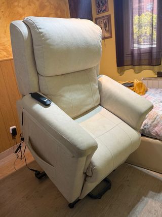 Poltrona elettrica per sollevamento articolato