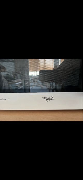 Forno a microonde bianco