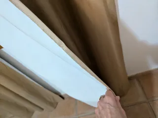 Due tende oscuranti beige