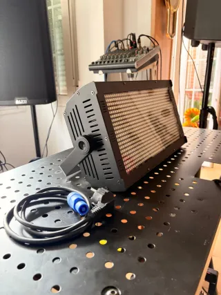 Foco Strobo LED - Audibax 250 RGB Luz Discoteca