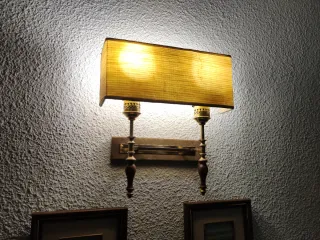 Aplique doble de pared metal y madera