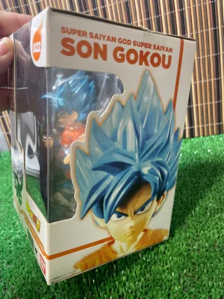 Figura Goku Super Saiyan God