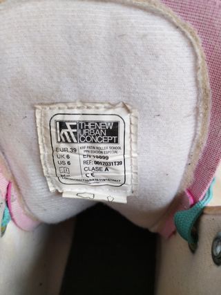 Patines rosas y casco de skate talla 39