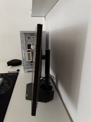 Monitor Dell 32” 4K 144Hz