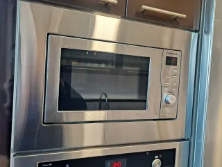 Microondas encastrable Corberó plateado