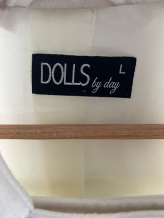 Abrigo blanco estructurado tipo paño polar