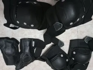 Patines en línea y protecciones, talla 43
