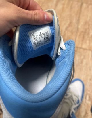 Jordan 1 Mid University Blue Grey