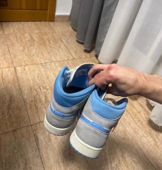 Jordan 1 Mid University Blue Grey