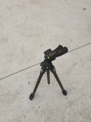 Trípode Manfrotto 055MF3 + Rótula 322RC2