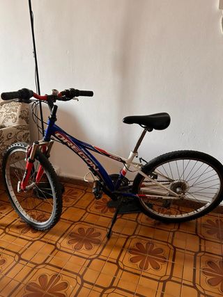 Bicicleta MTB 26 con suspensión