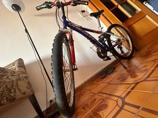 Bicicleta MTB 26 con suspensión