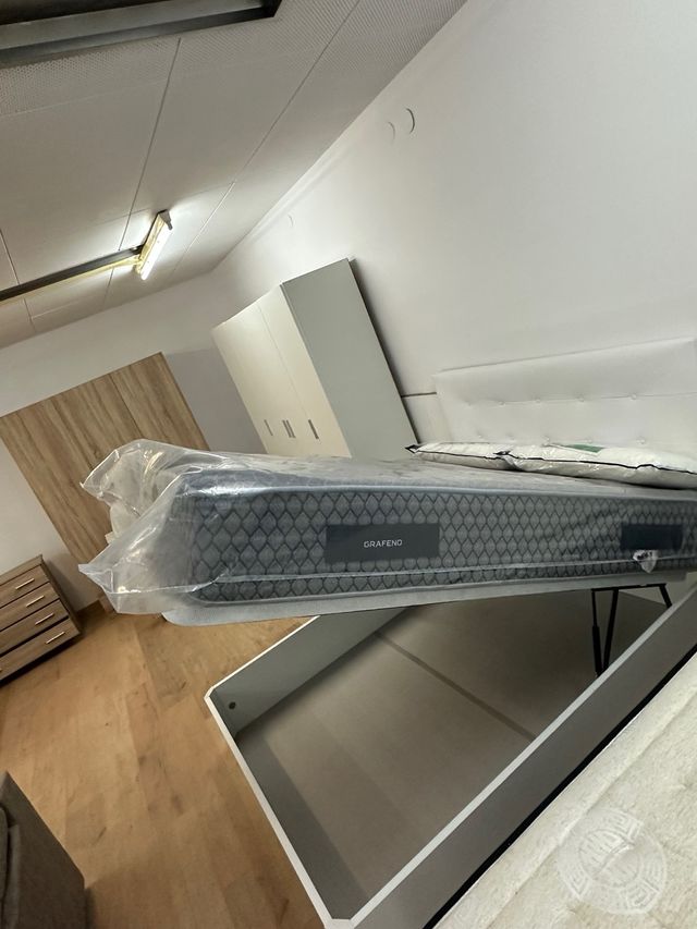 Canapés y colchones. Canapes. Colchones. Canape.