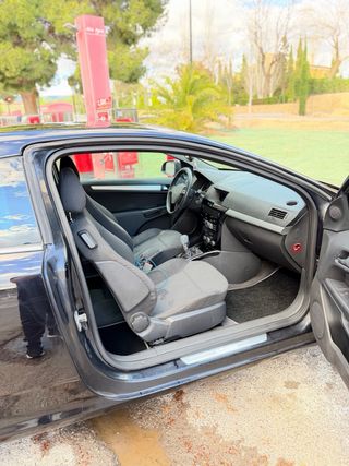 Opel Astra 2011