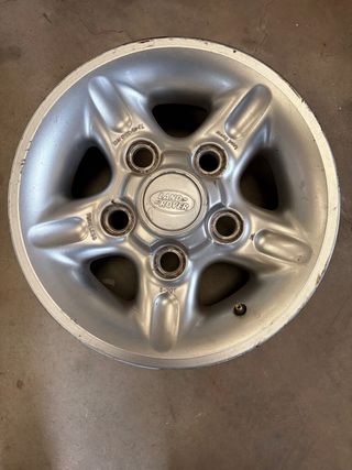 Llanta aluminio land rover 16”
