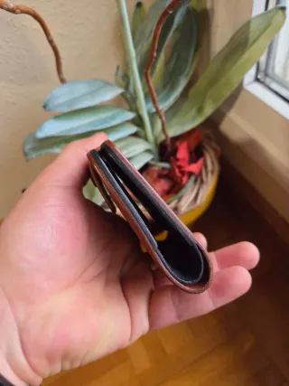 Cartera artesanal (vaquetilla)